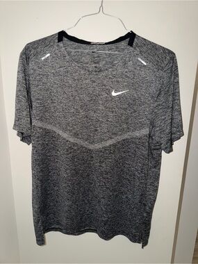 Nike Gray Heather Short-Sleeve Athletic Tee